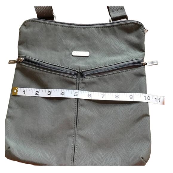 Baggallini Horizon Grey Zebra Print  Crossbody Travel Purse Handbag‎ - Picture 4 of 9